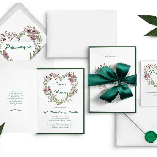 Zielone zaproszenie Heart of Flowers drukowane na papierze satynowym z piękną wstążką zieloną