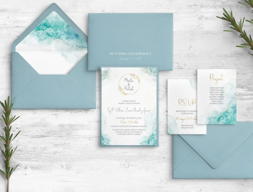Zaproszenia ślubne Glamour Ink z błękitną kopertą i podklejką oraz z dodatkowymi wkładkami