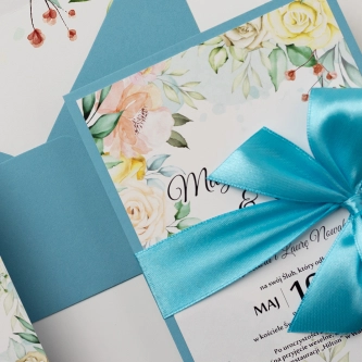 Wiosenne Zaproszenia ślubne Amelia w&nbsp;błękicie z&nbsp;piękną kokardą, wkładką oraz kopertą