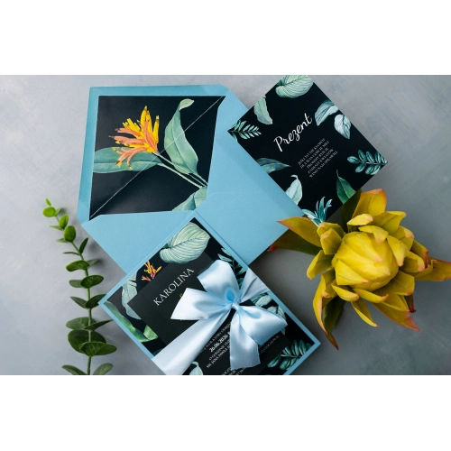 Zaproszenia ślubne Exotic w kolorze pastelowym niebieskim z kokardą i wkładką