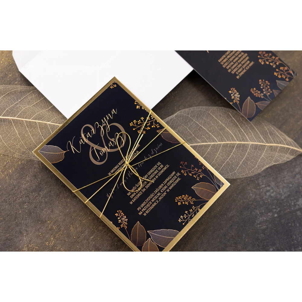 Nowoczesne Zaproszenia ślubne Goldish z&nbsp;złotym papierem ozdobnym i&nbsp;złotym sznurkiem