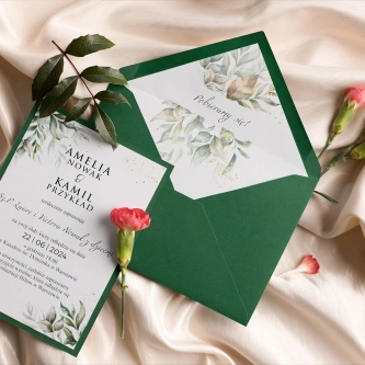 Zaproszenia ślubne Leaves z&nbsp;zieloną podklejką i&nbsp;kopertą