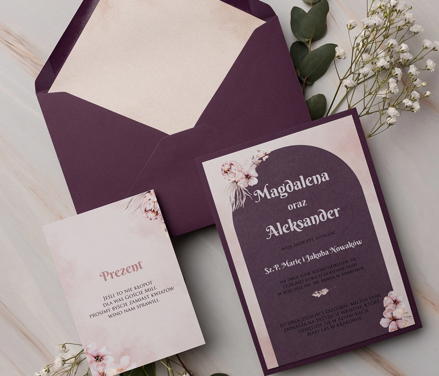 Modne Zaproszenia ślubne Loretta w fioletowej pięknej odsłonie z dodatkami