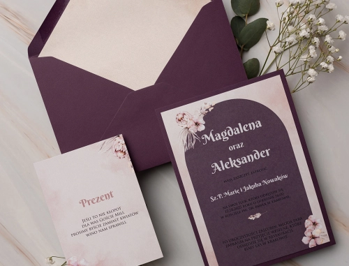 Modne Zaproszenia ślubne Loretta w fioletowej pięknej odsłonie z dodatkami