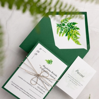 Zaproszenia ślubne Nature w&nbsp;kolorze butelkowej zieleni z&nbsp;papierem ozdobnym, sznurkiem i&nbsp;wkładką