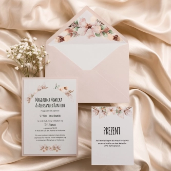 Zaproszenia ślubne Piórko z&nbsp;pudrowo różową kopertą i&nbsp;papierem ozdobnym
