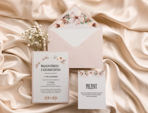 Zaproszenia ślubne Piórko z pudrowo różową kopertą i papierem ozdobnym
