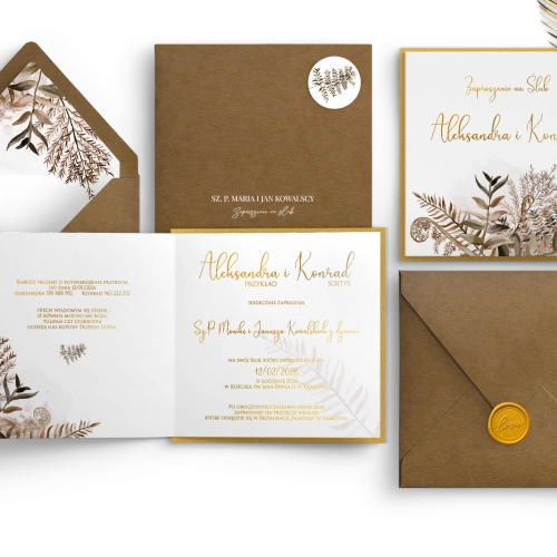 Złote zaproszenia ślubne Kwadratowe Składane Rustic Charm z kopertą eko, złotą podklejką i lakiem