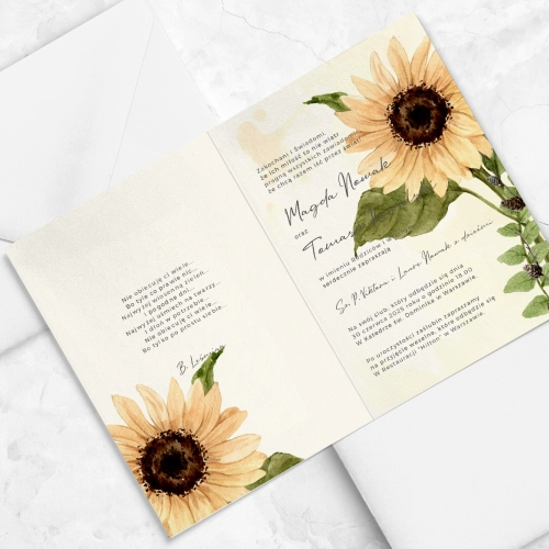 Beżowe zaproszenie Natalie z białą kopertą