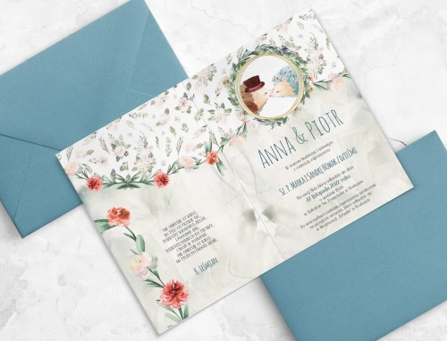 Zaproszenie z jeżykami i kwiatami drukowane na papierze satynowym z niebieską kopertą