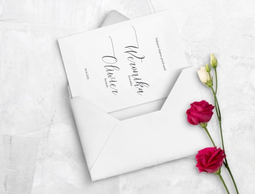 Stylowe zaproszenie ślubne drukowane na papierze satynowym z dopasowaną kopertą
