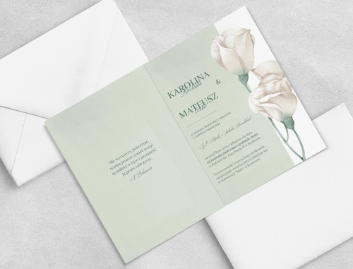 Piękne zielone zaproszenie z białym kwiatem i dopasowaną kopertą
