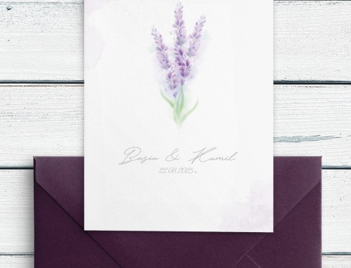 Piękne zaproszenie z lawendą oraz z dopasowaną kopertą w kolorze fioletowym