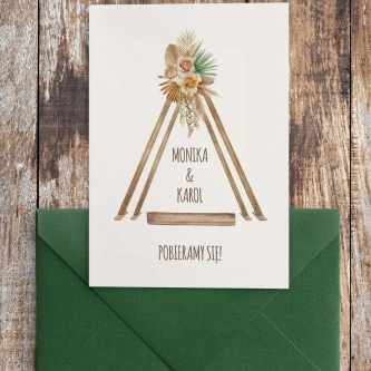 Zaproszenie Boho drukowane na papierze satynowym z&nbsp;piękną dopasowaną kopertą w&nbsp;kolorze ciemnej zieleni