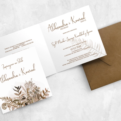 Urocze zaproszenie w stylu rustykalnym z brązowymi liśćmi i ekologiczną kopertą