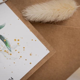 Piękne ekologiczne zaproszenie Leaves z&nbsp;kopertą ekologiczną i&nbsp;sznurkiem eko