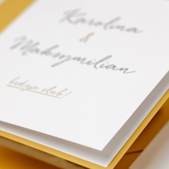 Nowoczesne zaproszenie ślubne Golden Elegance z&nbsp;kopertą złotą perłową i&nbsp;podklejką