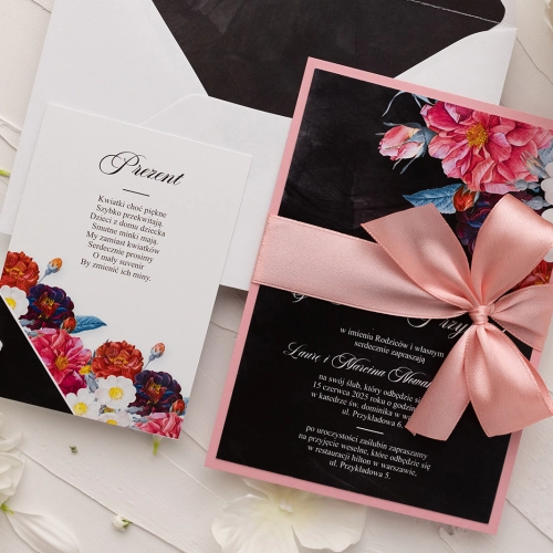 Nietypowe Zaproszenia ślubne Black Flowers w różowych barwach z kopertą i dodatkową wkładką