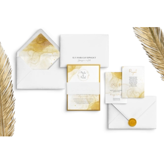 Złote Zaproszenia ślubne Glamour Ink z&nbsp;białą kopertą, złotą podklejką oraz obwolutą z&nbsp;kalki i&nbsp;dwoma wkładkami