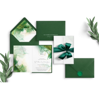 Zaproszenia ślubne Glamour Ink - Składane z&nbsp;butelkowo zieloną kopertą z&nbsp;wklejką, butelkowo zielona podklejką oraz ze wstążką
