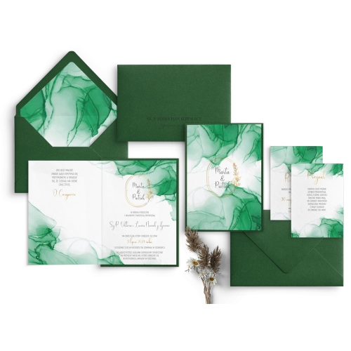 Oryginalne Zaproszenia ślubne Glamour Ink Składane z butelkowo zieloną kopertą z dodatkiem wklejki oraz butelkowo zieloną podklejką i dwiema dodatkowymi wkładkami