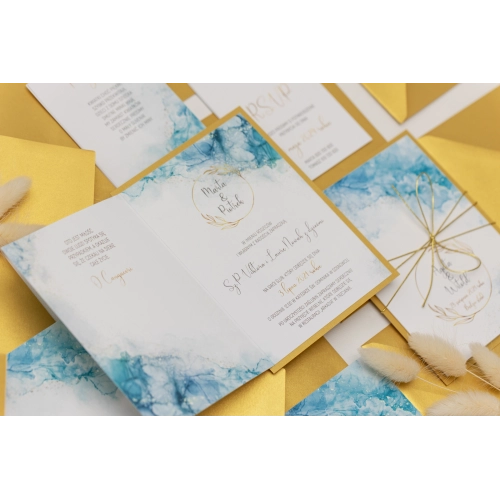 Zaproszenie ślubne Glamour Ink z kopertą i podklejką w kolorze złotym, wklejką, zaklejką i sznurkiem złotym