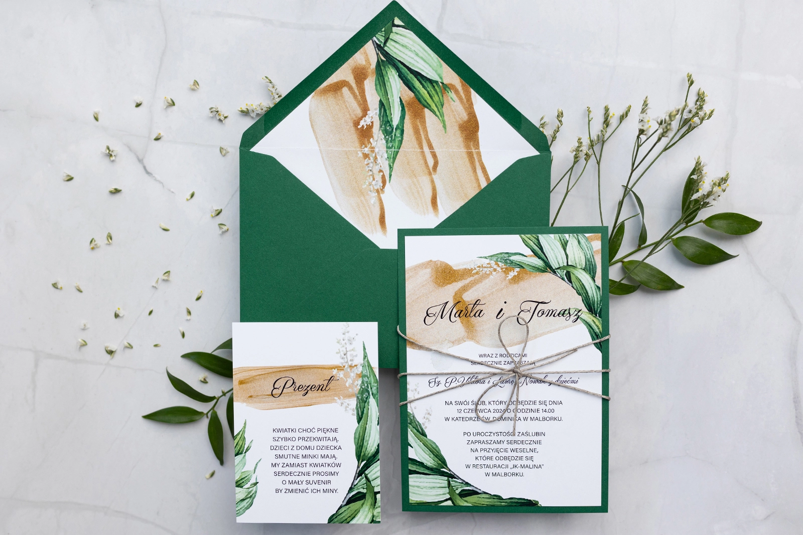 Zaproszenia ślubne Charlotte w naturalnych kolorach z kopertą krzyżową, papierem ozdobnym i dodatkową wkładką