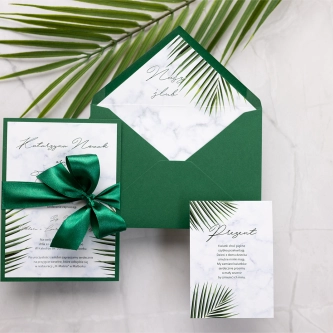 Zaproszenia ślubne Marble leaf w&nbsp;kolorze butelkowej zieleni z&nbsp;dodatkową wkładką, wstążką i&nbsp;papierem ozdobnym