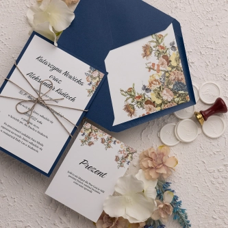 Zaproszenia ślubne Rustic Summer w&nbsp;granatowej wersji z&nbsp;eko sznurkiem
