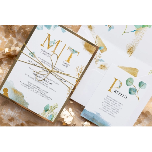 Zaproszenia ślubne Golden Green z malowanymi inicjałami oraz złotymi dodatkami