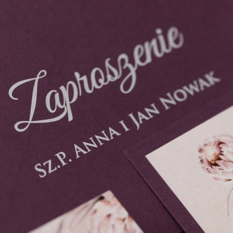 Modne Zaproszenia ślubne Loretta w&nbsp;fioletowej pięknej odsłonie z&nbsp;dodatkami