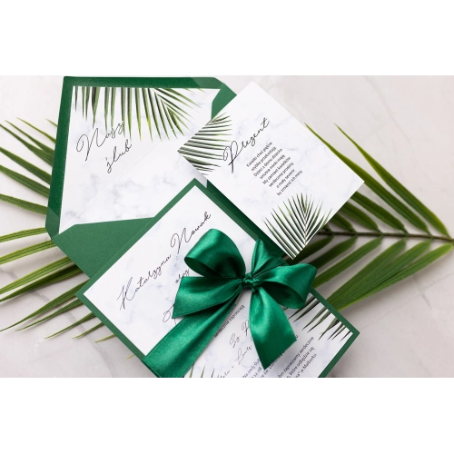 Zaproszenia ślubne Marble leaf w kolorze butelkowej zieleni z dodatkową wkładką, wstążką i papierem ozdobnym