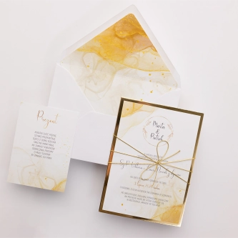 Eleganckie i&nbsp;nowoczesne Zaproszenia ślubne Glamour Ink z&nbsp;złotą podklejką i&nbsp;sznurkiem