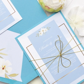 Błękitne Zaproszenia ślubne Golden Square z&nbsp;złotym sznurkiem i&nbsp;dodatkową wkładką