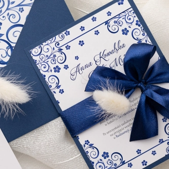 Wzorzyste Zaproszenia ślubne Maja w&nbsp;kolorze granatowym