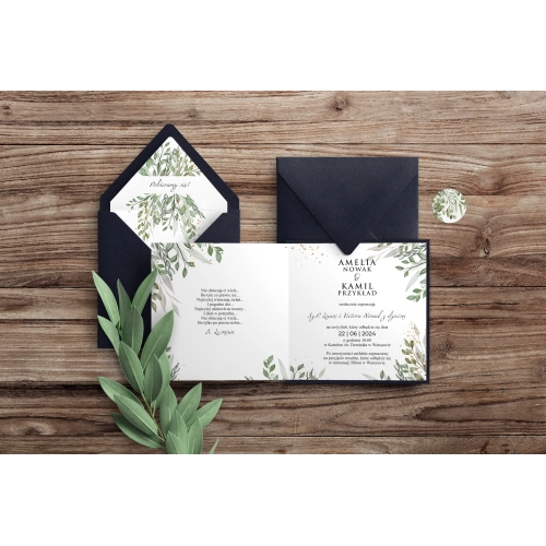 Granatowe zaproszenie z pięknie dopasowaną podklejką i kopertą