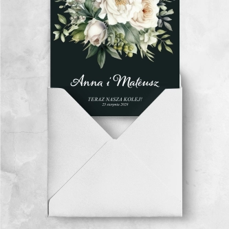 Fantazyjne zaproszenie w&nbsp;kolorze ciemnej zieleni z&nbsp;pięknymi kwiatami i&nbsp;kopertą