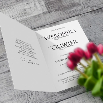 Złocone zaproszenia ślubne Minimalistyczne z&nbsp;czarną kopertą, złotą podklejką i&nbsp;lakiem