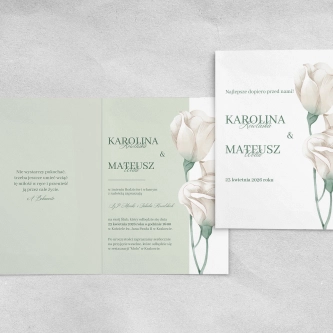 Piękne zielone zaproszenie z&nbsp;białym kwiatem i&nbsp;dopasowaną kopertą