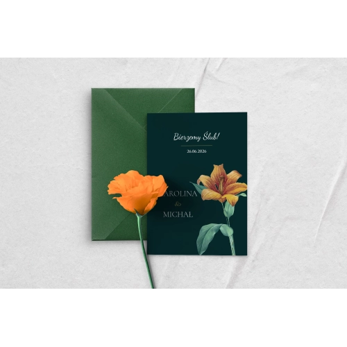 Ciemno zielone zaproszenia z liśćmi i dopasowaną kopertą