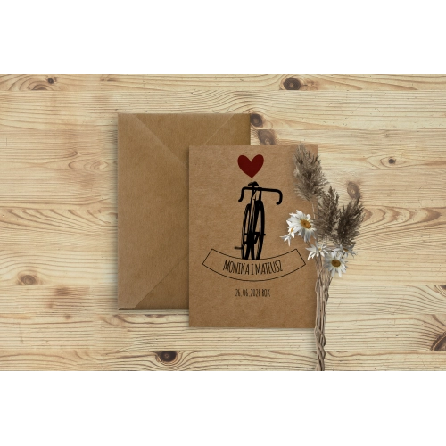 Ekologiczne zaproszenie z rowerem i kaskiem oraz z kopertą eko